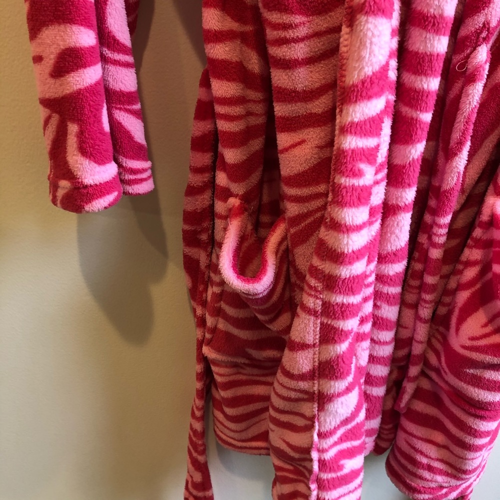 Target - Pink Zebra Soft Kid’s Robe - Picture 4 of 5